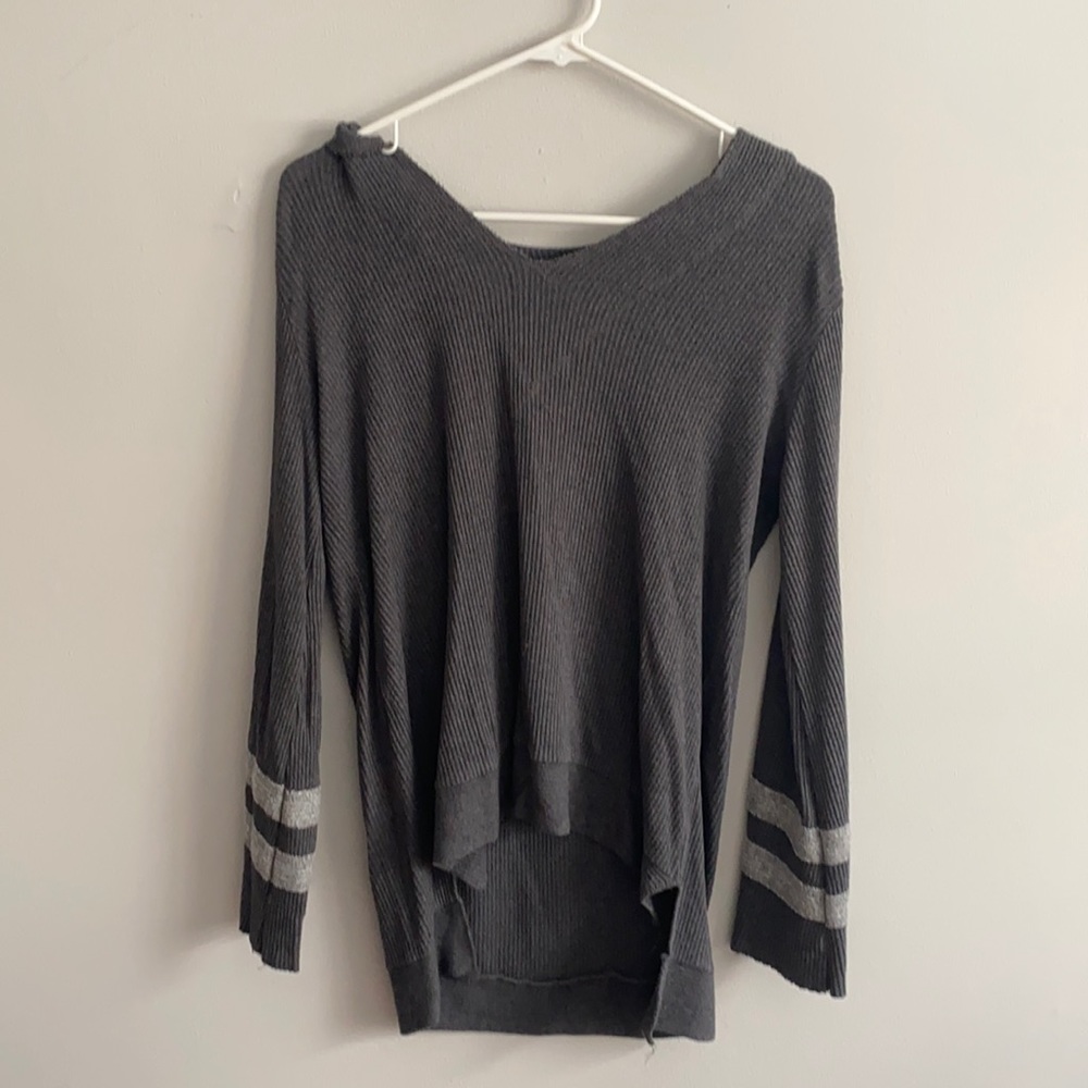 Grey knit long sleeve sweater